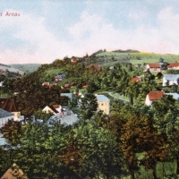 Adlička z Třemešné vlastnila kolem r. 1395 také pozemky v Čermné u Hostinného (pohlednice Čermné se starým kostelem sv. Václava z r. 1384)