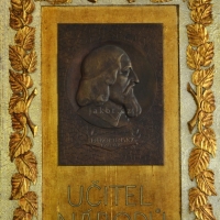 J. A. Komenský, plaketa, autor Karel Korschann, odlil Ignác Štorek, 54 x 69 cm