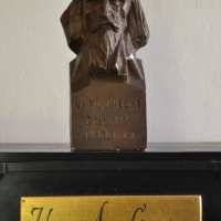 J. A. Komenský, busta Karla Vašuta, 1974, sádra, 28 cm