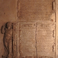 Matka Benigna z Gendorfu (†1577) a její druhý manžel Přibík Miřkovský ze Stropčic (†1576) mají náhrobní kameny v kostele sv. Vavřince ve Vrchlabí (foto Tomáš Novotný)
