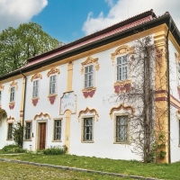 Zámek Ostrov převzal Tobiáš Gretzl v roce 1784 od tchána Zikmunda Moravce z Ostrova, Gretzlové jej vlastnili do r. 1803