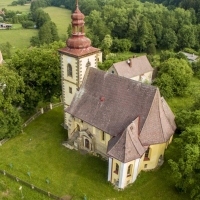 Zárubovi z Hustířan s dcerou jsou pohřbeni v kryptě kostela sv. Bartoloměje v Lanžově, kterou nechal zřídit rytíř Grodecký (foto Ladislav Válek)